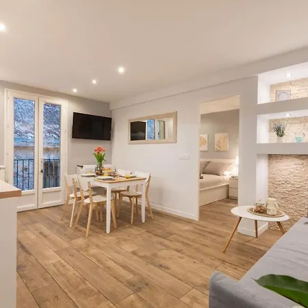 Le Comfy - 2br W Ac And Terrace In The Heart Of Old Welkeys Nice